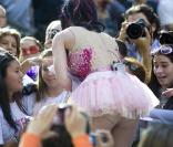 Katy Perry nous montre sa petite culotte !