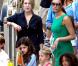 Victoria Beckham s'occupe de tous les enfants lors de la fête d'anniversaire de Romeo Beckham le 1er septembre 2010 à Los Angeles