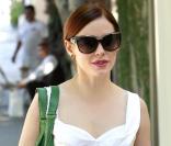 Rose McGowan sort de chez Dolce & Gabbana après y avoir fait son shopping le 3 septembre 2010 dans West Hollywood à Los Angeles   