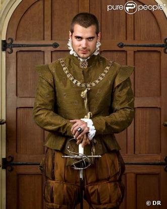 Henry Cavill dans la série Tudor 