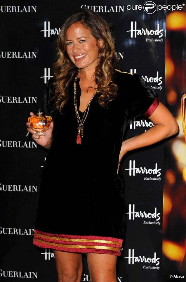 Jade Jagger présente le nouveau flacon du parfum Shalimar, imaginé par  elle-même à l'occasion des 85 ans de la fragrance. 8/09/2010