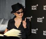 Yoko Ono au lancement du stylo Montblanc John Lennon, à Berlin, le 12 septembre 2010.