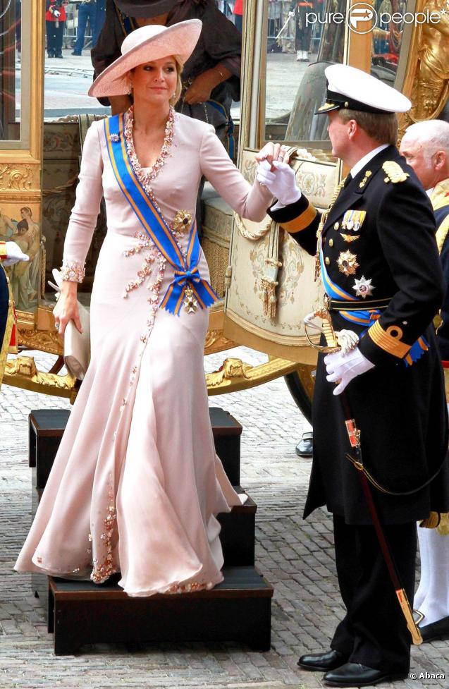 Accesorios y ropa de la casa Real Holandesa - Página 8 478490-la-ravissante-princesse-maxima-descend-637x0-2
