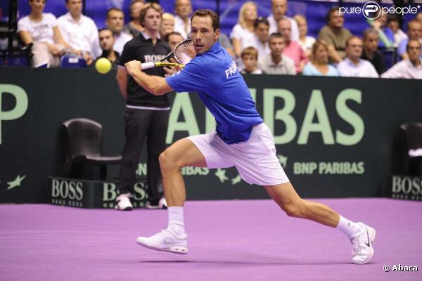 Michaël Llodra pendant la demi-finale de la coupe Davis, à Lyon les 18 et 19 septembre 2010