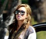 Demi Lovato apparaît très complice avec un jeune homme, samedi 25 septembre, à Los Angeles... Ce n'est autre que Rob, le petit frère des soeurs Khloe, Kim et Kourtney Kardashian.