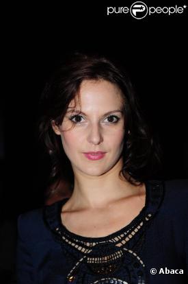 La charmante Elodie Navarre lors du défilé Barbara Bui à Paris le 30/09/10 