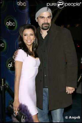 Carlos, incarné par Ricardo Antonio Chavira, et Gaby, jouée par Eva Longoria. 