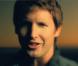 James Blunt livre une facette étonnamment hédoniste avec le single Stay the night, premier extrait de son album Some kind of trouble à paraître en novembre 2010.