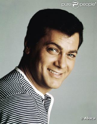 Tony Curtis est mort à 85 ans des suites d'un arrêt cardiaque, le 30 septembre 2010.