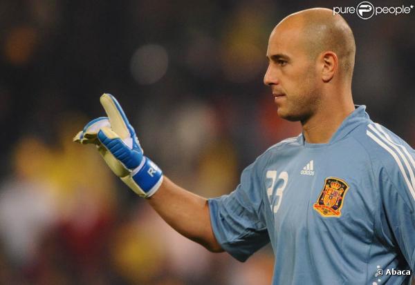 Le gardien de but espagnol de Liverpool Pepe Reina et sa femme Yolanda attendent leur troisième enfant !