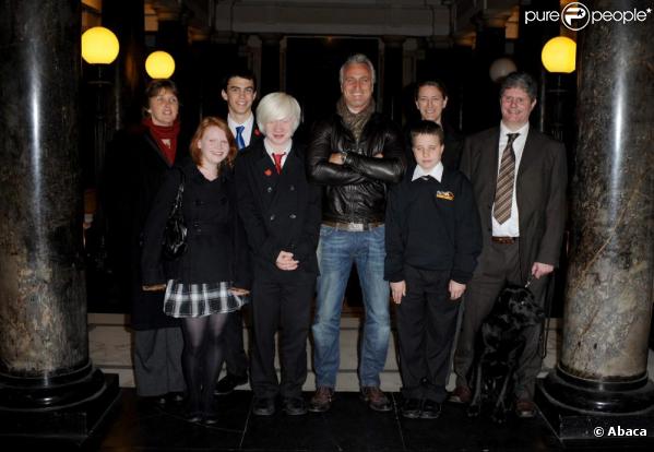 David Ginola se rend, en compagnie de son épouse Coraline, au London Eye pour un événement de charité organisée par leur association Vision Charity, jeudi 14 octobre.