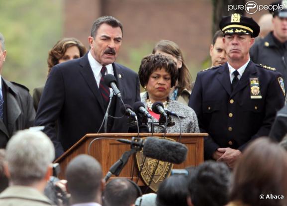 Tom Selleck en plein tournage de la série Reagan's Law, au City Hall à New york, le 20 octobre 2010