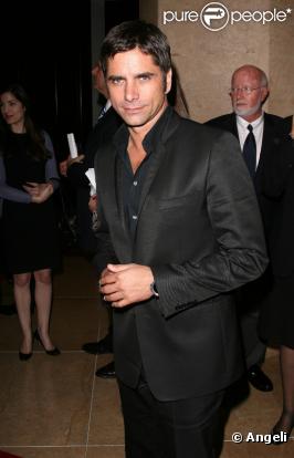John Stamos lors de la soirée Annual Star à Los Angeles le 1er novembre 2010