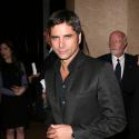 Quand le séduisant John Stamos passe la soirée avec des lycéens célèbres...