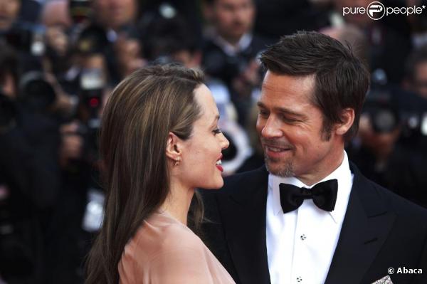 Face aux nombreuses rumeurs de rupture, Brad Pitt affirme son amour à Angelina Jolie :" Je suis amoureux et j'ai la plus belle des familles... Que demander de plus ? Je suis l'homme le plus heureux de la terre ."