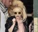 Lady Gaga surprise à la sortie d'un pub à Londres le 21 octobre 2010