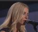Gwyneth Paltrow faisait ses grands débuts de chanteuse lors de la cérémonie des CMA Awards, à Nashville, le 10 novembre 2010. Elle y a interprété  Country strong , single titre de son prochain film.