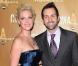 Les CMA Awards, le 10 novembre 2010 à Nashville, ont attiré de nombreuses stars au sommet de leur art : parmi elles, Katherine Heigl et Josh Kelley, beau-frère de Charles Kelley du groupe Lady Antebellum. 