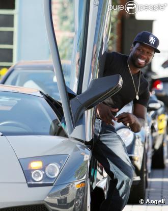 50 Cent est à Los Angeles pour se trouver une jolie voiture... une lamborghini serait une bonne idée (4 novembre 2010)