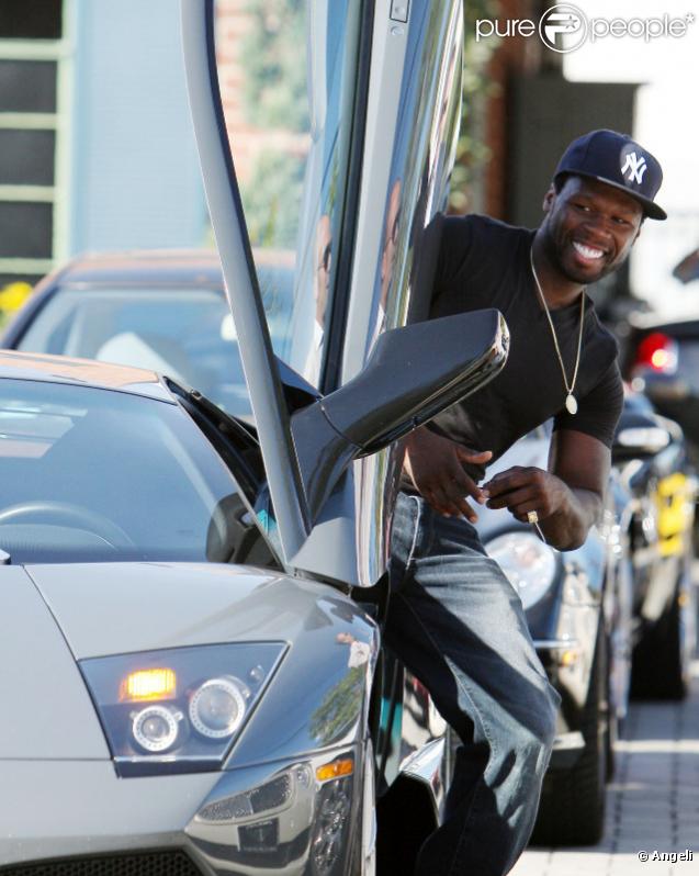 50 Cent est à Los Angeles pour se trouver une jolie voiture... une lamborghini serait une bonne idée (4 novembre 2010)