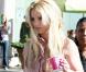 Britney Spears et son fils Sean Preston, cinq ans, dégustent un frozen yogurt dans les rues de Calabasas, en Californie, samedi 13 novembre.