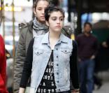 Madonna et ses enfants vont au centre de la Kabbale, le 20 novembre 2010, New York. Ici Lourdes<br />