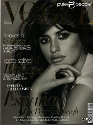 Penélope Cruz fait la couverture du Vogue Espagne décembre 2010.