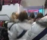 Capture d'écran de la vidéo France 3 sur l'incident à Caen pendant le tournage d'un clip pour Miss France 2011