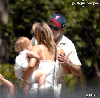Charlie Sheen en famille avec ses filles et sa nouvelle compagne