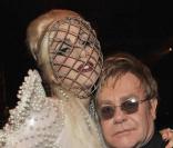 Lady Gaga et Elton John au White Tie & Tiara Ball, à Old Windsor, le 24 juin 2010. (Bijoux Chopard)