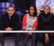 Le président des Etats-Unis Barack Obama, sa belle-mère Marian Robinson, sa femme Michelle Obama et leurs filles Malia et Sasha lors d'un match de basket le 27 novembre 2010 à Washington DC