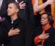 Le président des Etats-Unis Barack Obama, sa belle-mère Marian Robinson, sa femme Michelle Obama et leurs filles Malia et Sasha lors d'un match de basket le 27 novembre 2010 à Washington DC