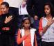 Le président des Etats-Unis Barack Obama, sa belle-mère Marian Robinson, sa femme Michelle Obama et leurs filles Malia et Sasha lors d'un match de basket le 27 novembre 2010 à Washington DC