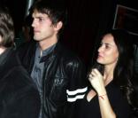 Ashton Kutcher et Demi Moore arrivent au restaurant The Hill Country