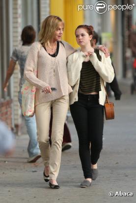 Melanie Griffith et sa fille Stella à Santa Monica le 13 novembre 2010