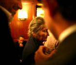 Simone Veil aux 20 ans de la revue La règle du jeu, au Café de Flore, à Paris. 30/11/2010