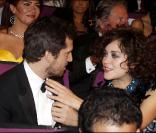 La 10e édition du Festival International du Film de Marrakech (FIFM) s\'est ouverte avec magnificence vendredi 3 décembre 2010. Les couples ont notamment été éblouissants. Marion Cotillard veille aux moindres détails...<br />