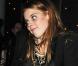 Beatrice d'York : Sa silhouette fait des ravages... Assaillie, elle en rigole !