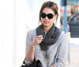 Jessica Alba dans les rues de Los Angeles le 8/12/10