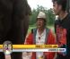Hoang et Frédéric profitent de leur safari dans la jungle dans Pékin Express : duos de choc