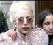 Lady GaGa, enfin arrivée à Paris, déjeune au restaurant Chez André. 20/12/2010
