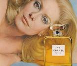 Catherine Deneuve pour la campagne Chanel N°5. 1973 