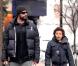 Hugh Jackman et son fils Oscar à New York, le 4 janvier 2011.