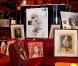 Des objets de la vente aux enchères consacrée au Glamour'Art, à l'esprit Pin-up du magazine  Lui  et des couvertures sexy des romans de Gérard de Villiers (SAS), au Crazy Horse, à Paris, le 23 janvier 2011.