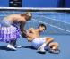 Le 21 janvier 2011, Novak Djokovic se ressourçait avant d'entamer les choses très sérieuses à l'Open d'Australie : quelques heures après sa victoire sur Troicki, il s'éclatait avec la belle danseuse Kym Johnson de Dancing with the stars .