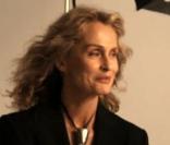 Lauren Hutton, nouvelle égérie de la marque de bijoux Alexi Bittar.