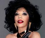 Joan Collins égérie de la marque Alexis Bittar en 2010.