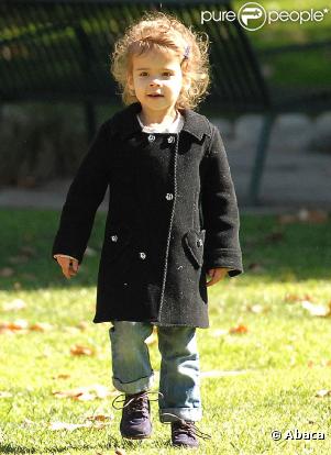 Honor, la fille de Jessica Alba et Cash Warren a fait le spectacle dans un parc de Los Angeles le 6 février 2011