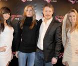 Jean-Edouard Lipa bien accompagné, à l'occasion de l'avant-première de  Tron Legacy  organisée pour la présentation de la nouvelle fragrance 