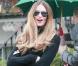 Elle Macpherson sonne l'heure de la réconciliation à Londres, le 10 février 2011.